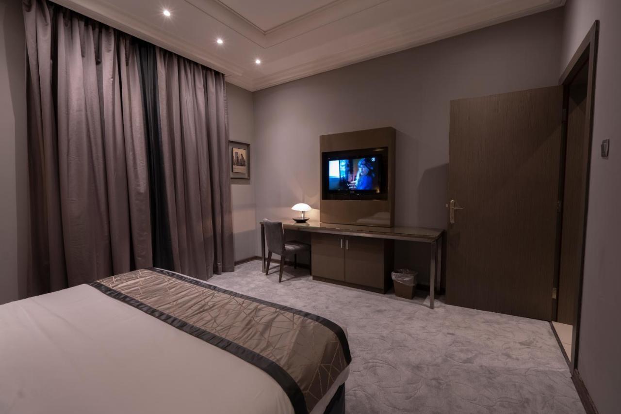Park House 3*