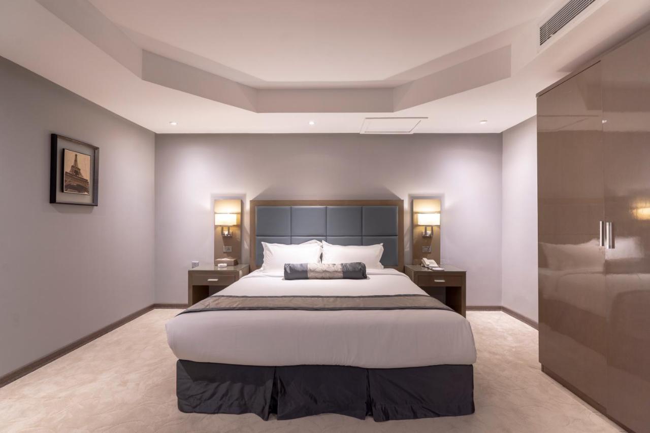 Park House 3*