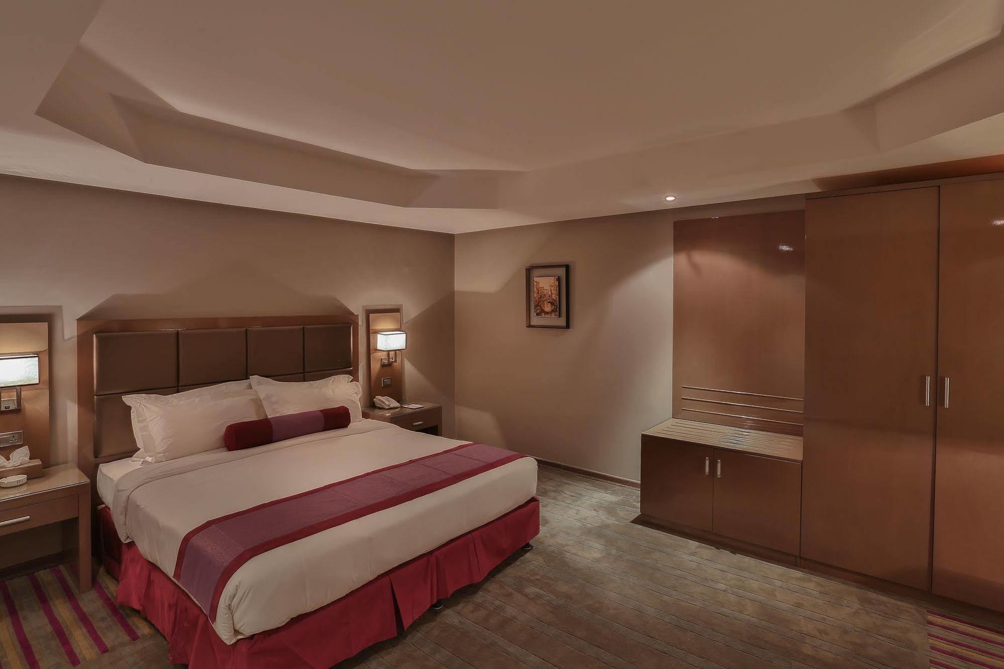 Aparthotel Park House 3*