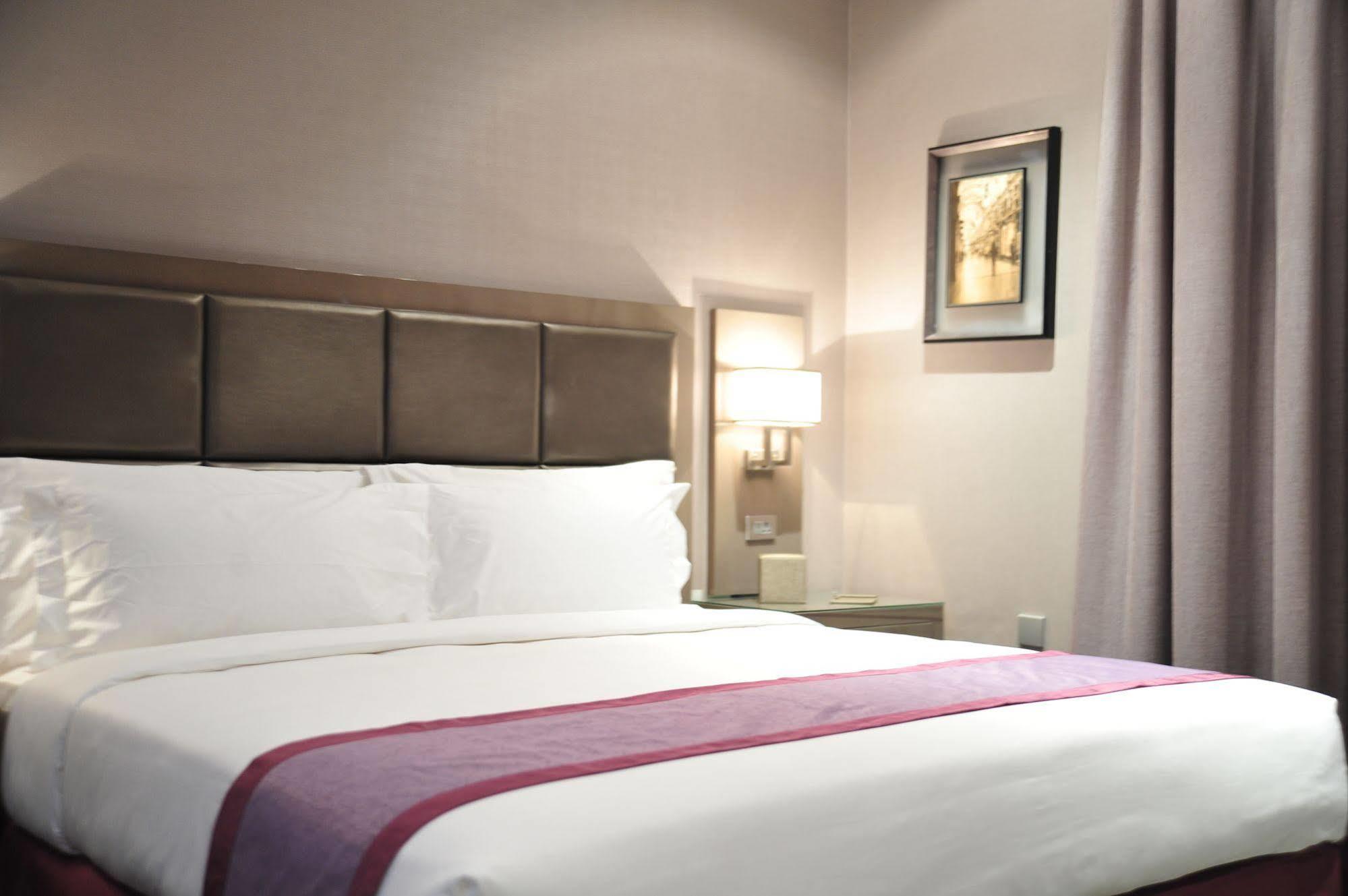 Park House Aparthotel 3*